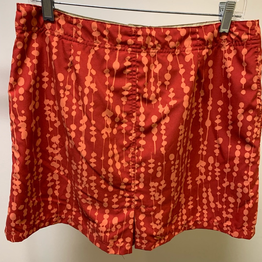 Isis Women’s Skort Red w/orange pattern Size 8